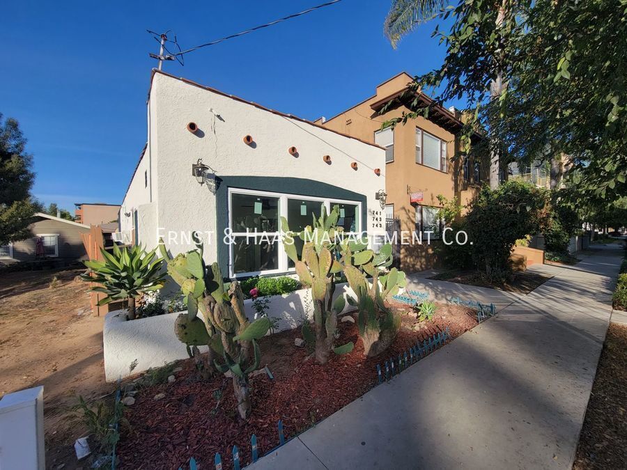 741 W 4th St in Long Beach, CA - Foto de edificio