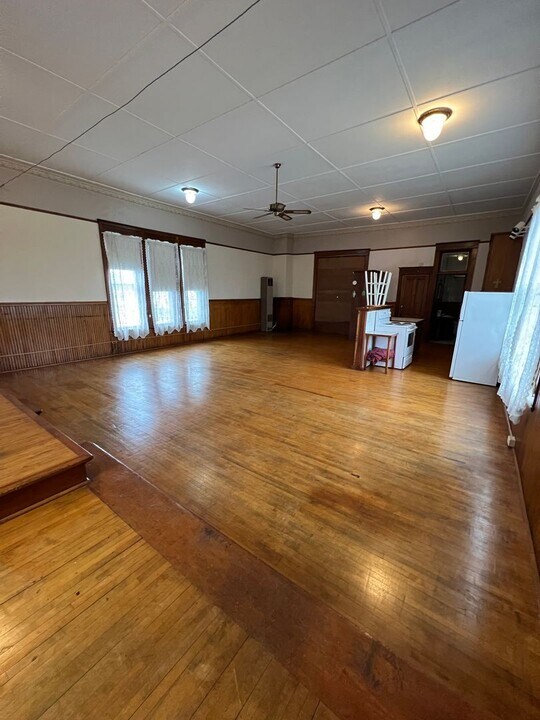 302 N Washington St, Unit 2 in Melrose, WI - Building Photo