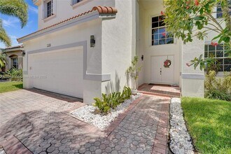 1104 Cedar Falls Dr in Weston, FL - Building Photo - Building Photo