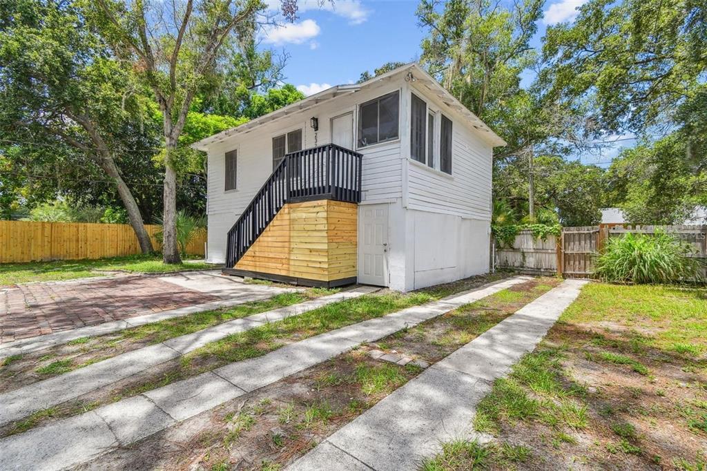 2329 7th St S in St. Petersburg, FL - Building Photo