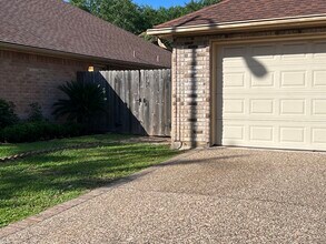 14106 Glen Canon Ln in Houston, TX - Foto de edificio - Building Photo