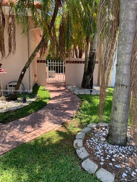 1334 Seagrape Cir in Weston, FL - Building Photo - Building Photo