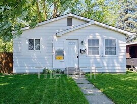 3133 Glenwood Ave in Saginaw, MI - Building Photo