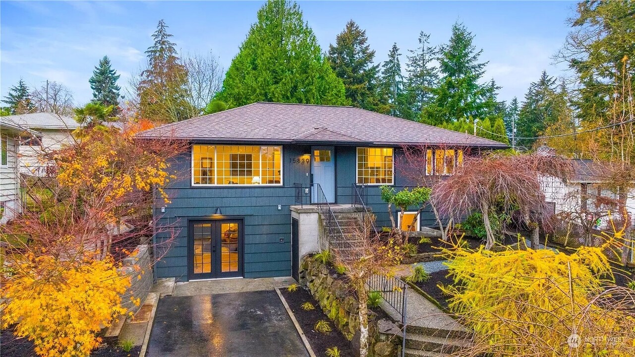 15839 9th Ave SW in Burien, WA - Building Photo