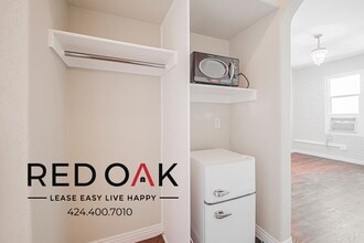 2731 Beverly Blvd, Unit 411 in Los Angeles, CA - Building Photo - Building Photo