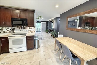 171 Crown Dr in Naples, FL - Building Photo - Building Photo