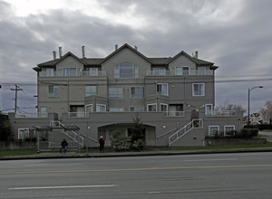 Wilson Heights Manor in Vancouver, BC - Building Photo - Building Photo