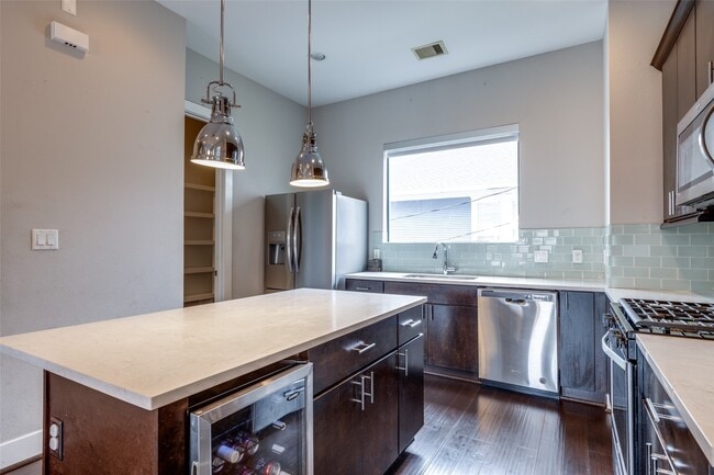 property at 3814 Leeland St