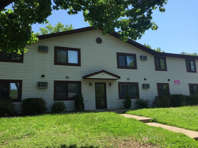 402 3rd St W