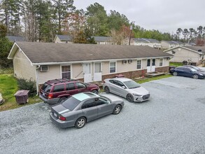 Rosemary Creek in Roxboro, NC - Building Photo - Building Photo