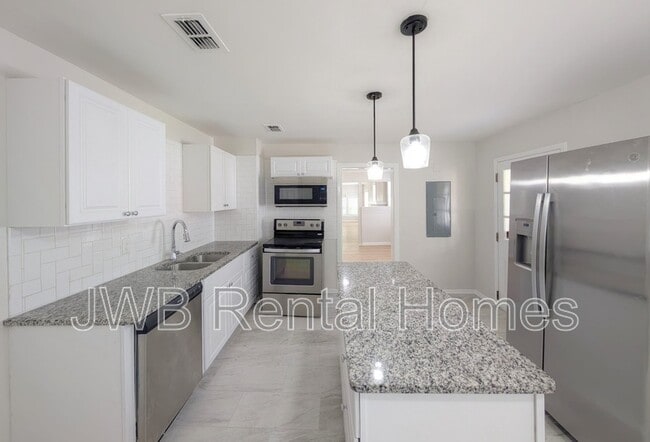 1211 E 13th St in Jacksonville, FL - Building Photo - Building Photo