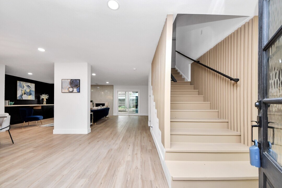 5614 Oakhaven Ln in Houston, TX - Building Photo