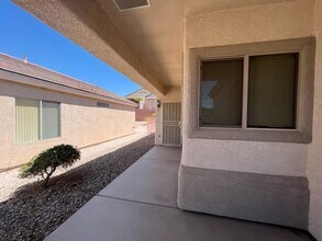 1811 Eagle Mesa Ave in Henderson, NV - Building Photo - Building Photo