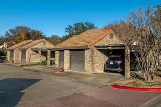 Custer Trails Condos in Richardson, TX - Building Photo - Building Photo