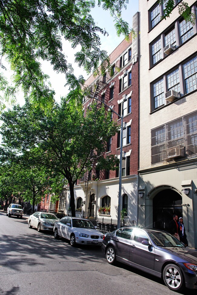 340 W 19th St in New York, NY - Foto de edificio - Building Photo
