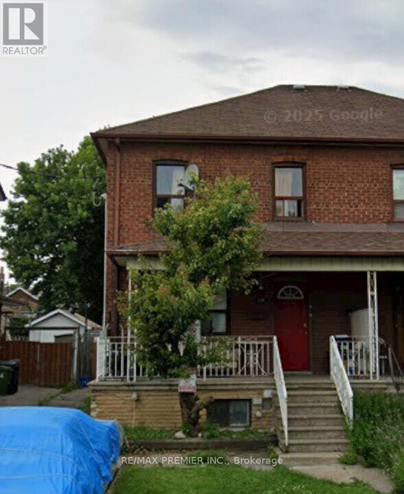 118 Bude St in Toronto, ON - Building Photo
