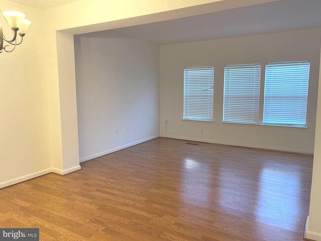 property at 4080 Fountainside Ln