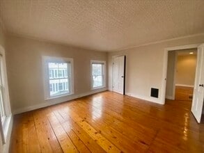 35 Broad St in Newburyport, MA - Building Photo - Building Photo