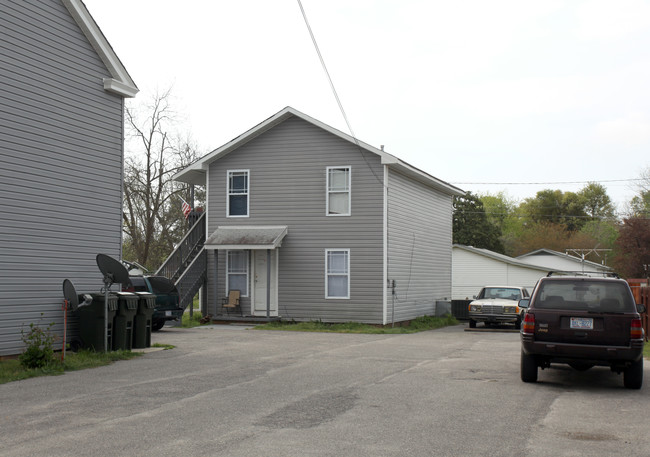 308-312 E Broad St in Saint Pauls, NC - Building Photo - Building Photo