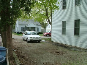 909 Sylvan Ave in Ann Arbor, MI - Building Photo - Building Photo