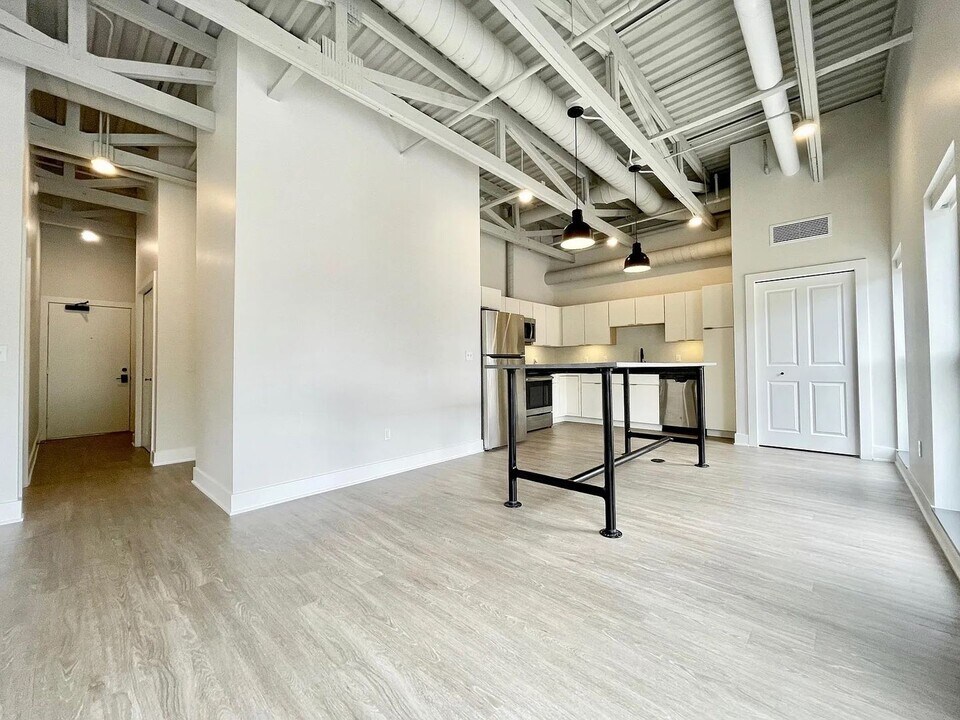 708 Wealthy St SE in Grand Rapids, MI - Building Photo
