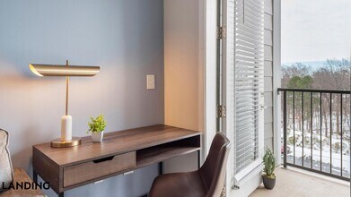 5340 Periwinkle Hl Ave, Unit 2407 in Charlotte, NC - Foto de edificio - Building Photo