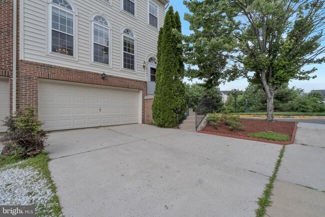 16047 Barn Swallow Pl in Woodbridge, VA - Building Photo - Building Photo