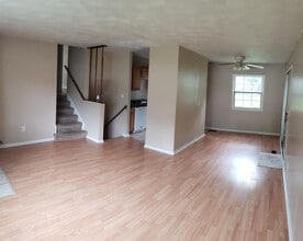 3676 Charring Cross Dr in Stow, OH - Foto de edificio - Building Photo