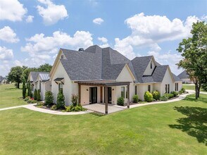 4716 Moulin Rd in Edmond, OK - Building Photo - Building Photo