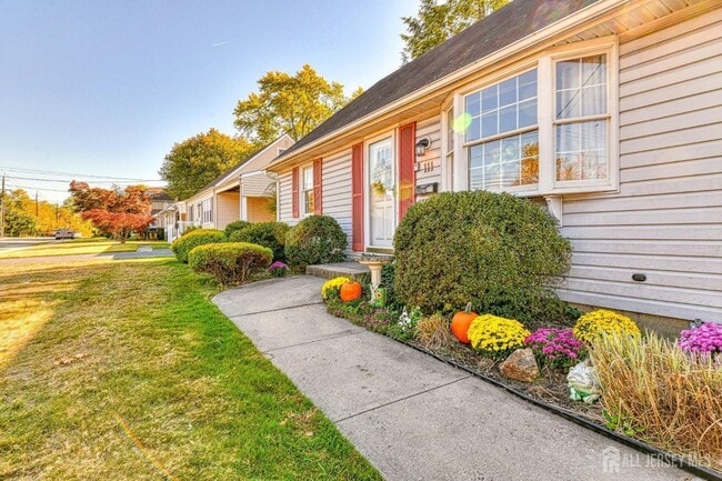 111 Milltown Rd in East Brunswick, NJ - Foto de edificio - Building Photo