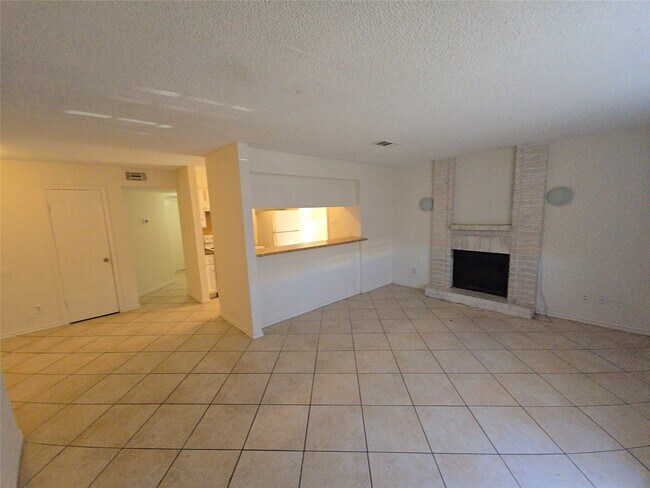 1307 Brenda Ln in Humble, TX - Foto de edificio - Building Photo