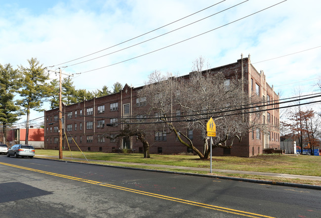 The Highlands in West Hartford, CT - Building Photo - Building Photo