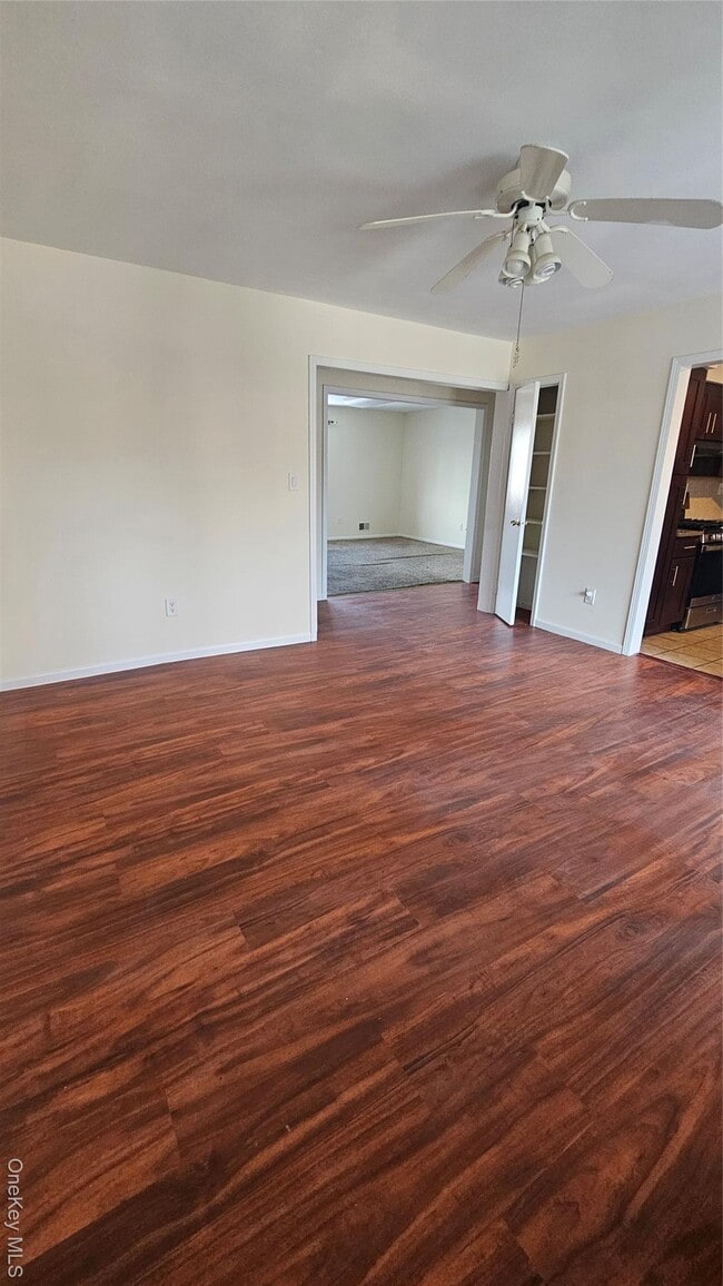 66 Bon Aire Cir in Suffern, NY - Building Photo - Building Photo