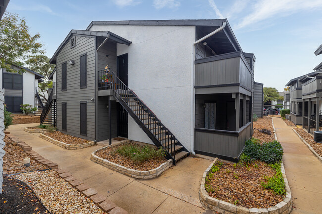 The WerX Apartments in San Antonio, TX - Building Photo - Building Photo