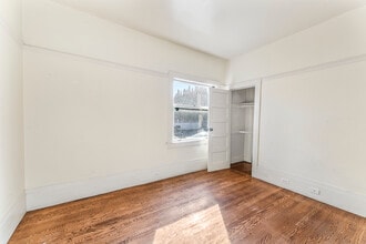 2903 West St, Unit 2901 in Oakland, CA - Foto de edificio - Building Photo