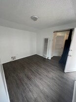 424 S Broadway, Unit B in Redondo Beach, CA - Building Photo