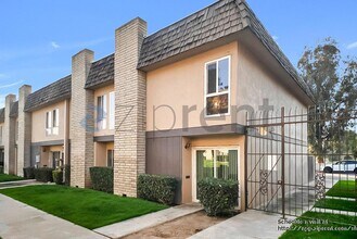 5301 Demaret Ave in Bakersfield, CA - Building Photo - Building Photo