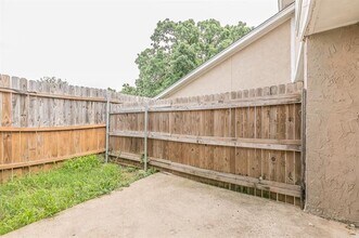 2760 Parkchester Dr in Arlington, TX - Building Photo - Building Photo