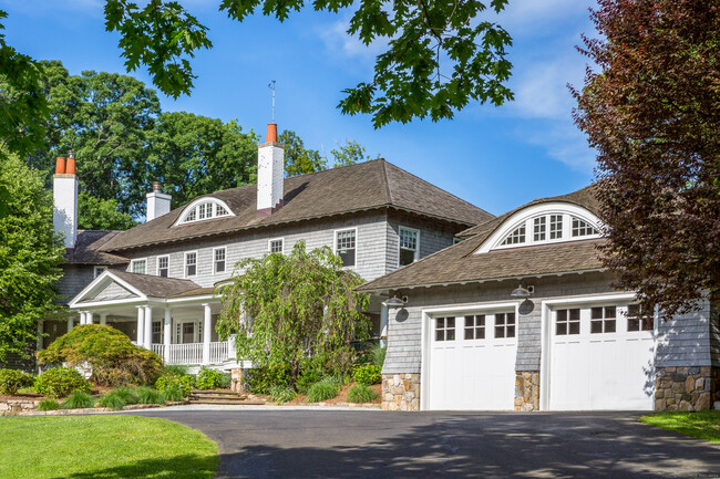 15 Shagbark Rd in Norwalk, CT - Building Photo - Building Photo