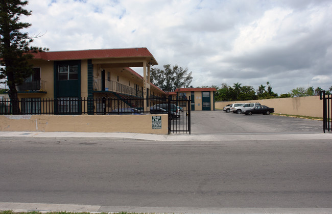 13240 Port Said Rd in Opa Locka, FL - Building Photo - Building Photo