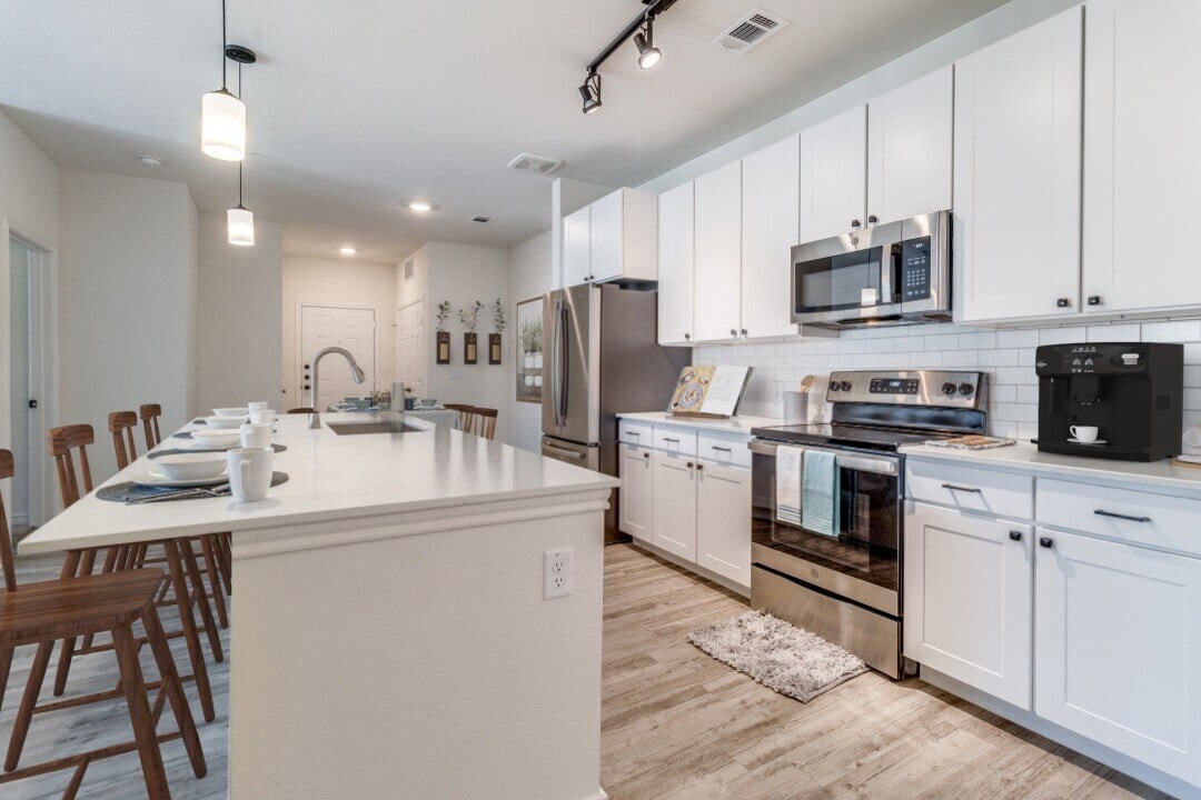 Residence at Gateway Village in Denison, TX - Building Photo