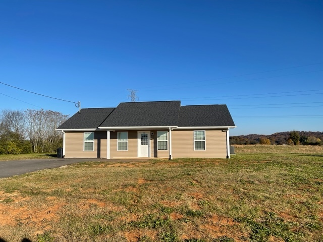 1442 Quarles Rd in Jefferson City, TN - Building Photo