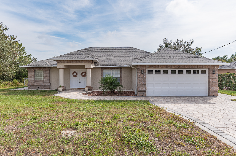 14037 Amero Ln in Spring Hill, FL - Building Photo