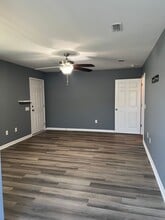 28 Co Rd 276 in Enterprise, AL - Foto de edificio - Building Photo