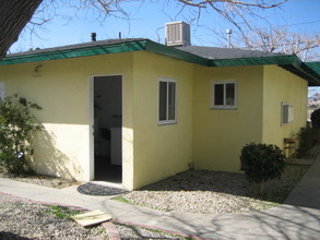 44040 Division St in Lancaster, CA - Building Photo - Building Photo