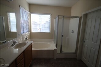 8952 Gray Quail Ct in Las Vegas, NV - Building Photo - Building Photo