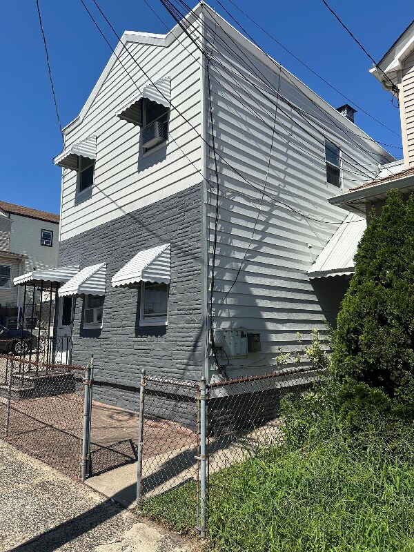 22 Rutgers St-Unit -1R in Belleville, NJ - Building Photo - Building Photo