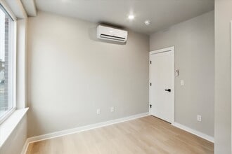 316 S 52nd St, Unit 4 in Philadelphia, PA - Building Photo - Building Photo