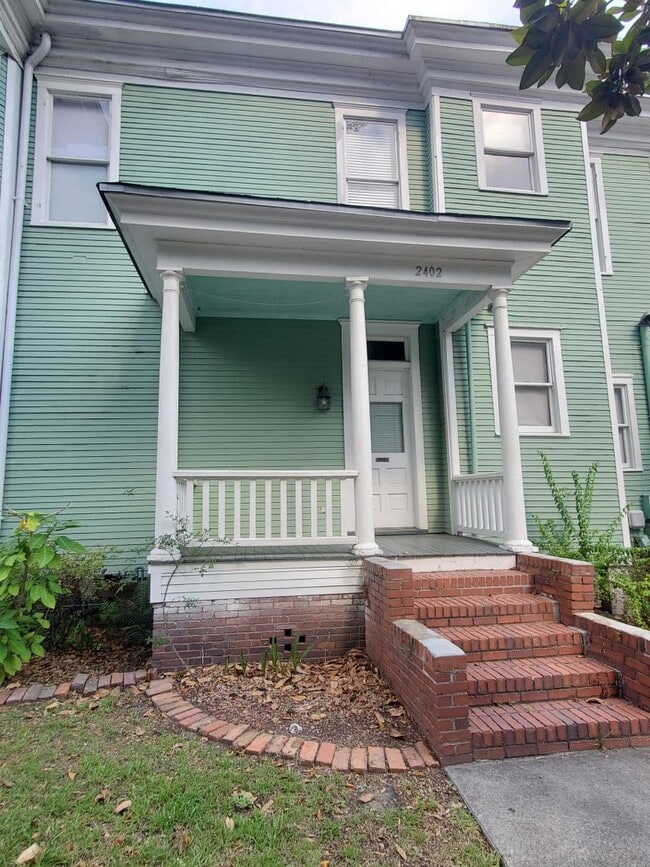 property at 2402 Lincoln St