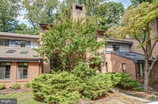 5707 Waters Edge Landing Court in Burke, VA - Building Photo